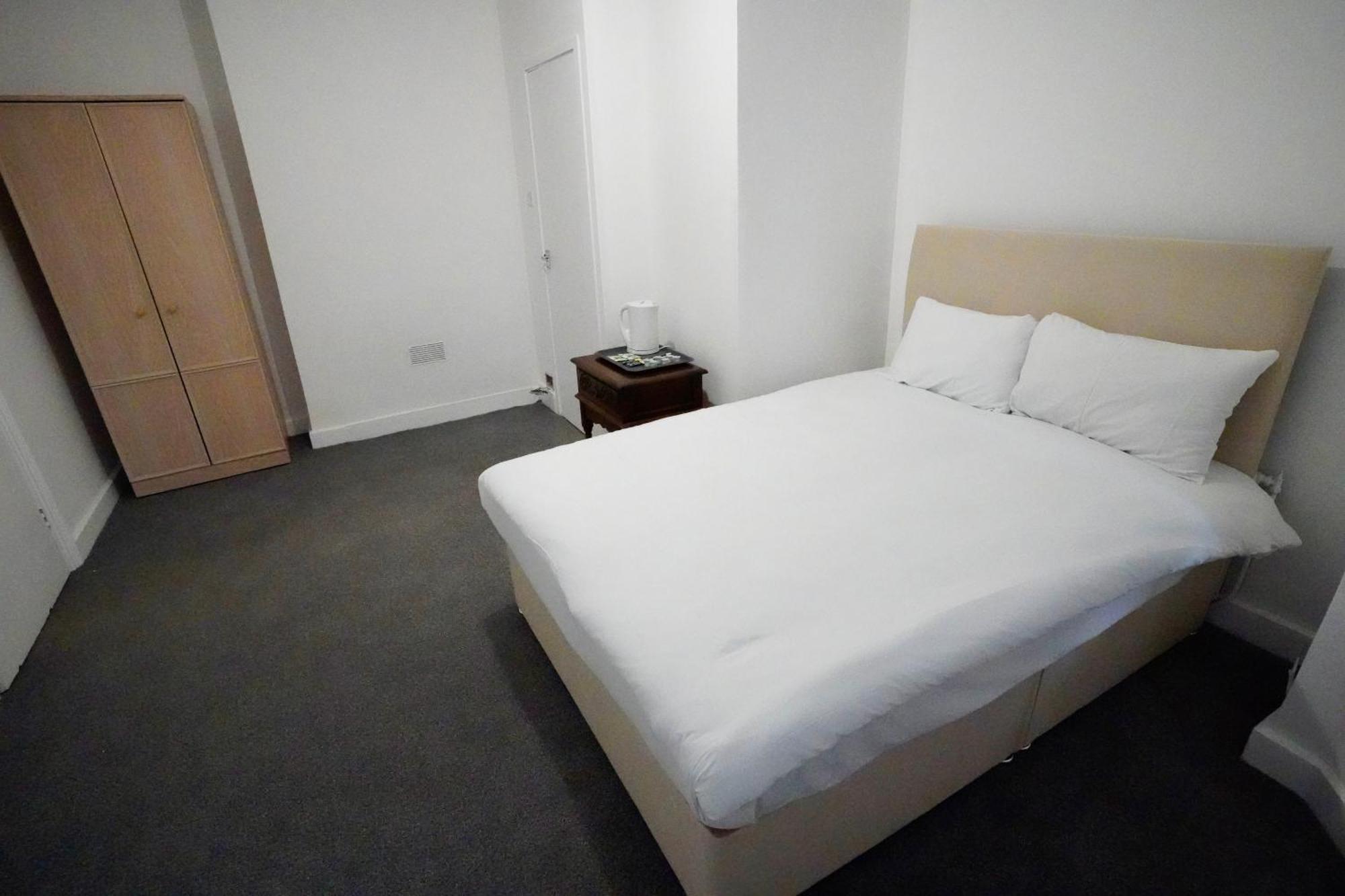 Gatwick Birchwood Lodge With Holiday Parking Horley Esterno foto