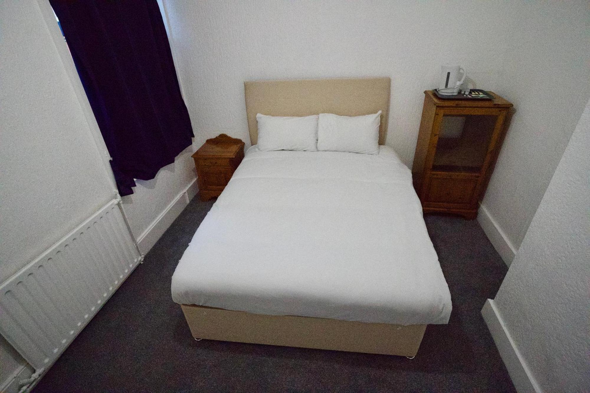 Gatwick Birchwood Lodge With Holiday Parking Horley Esterno foto