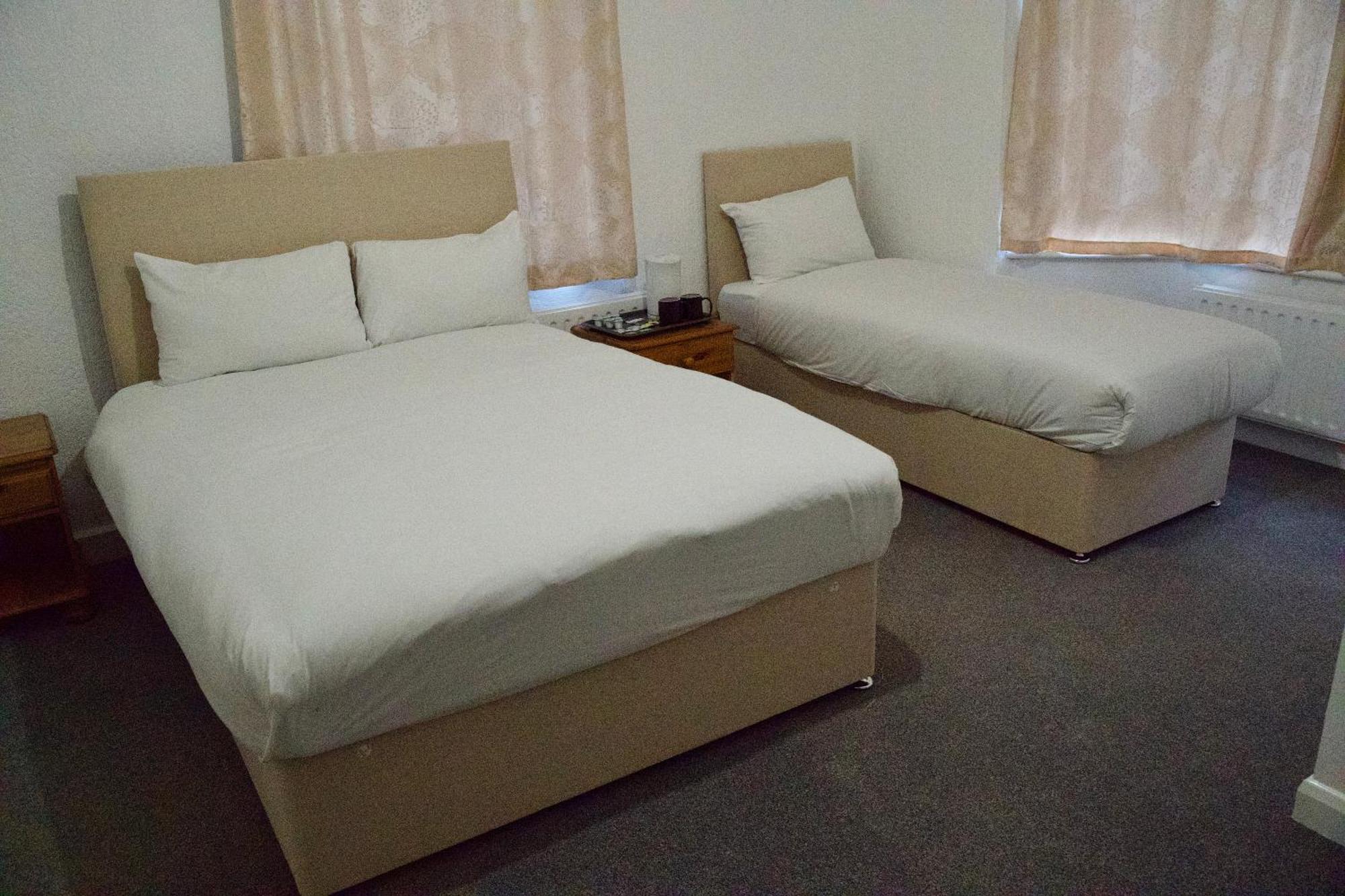 Gatwick Birchwood Lodge With Holiday Parking Horley Esterno foto