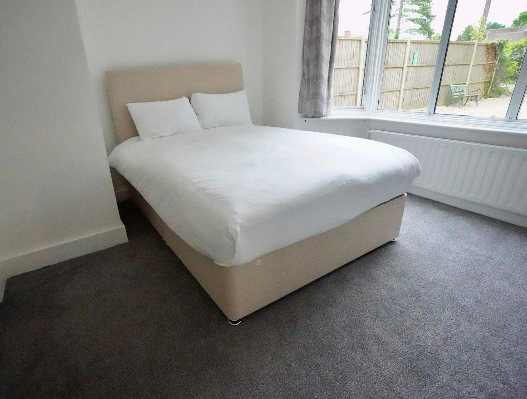 Gatwick Birchwood Lodge With Holiday Parking Horley Esterno foto